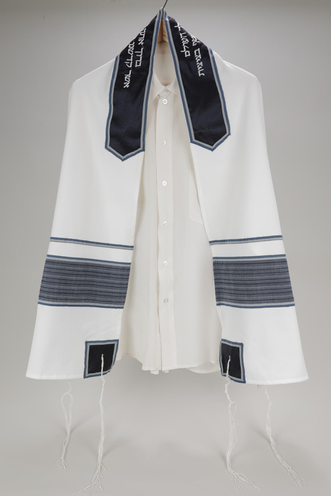 Prestigious Blue and Gray Stripes White Tallit, Bar Mitzvah Tallit Set, Tallit Prayer Shawl, Custom Tallit, Modern Tallit, Contemporary Tallit