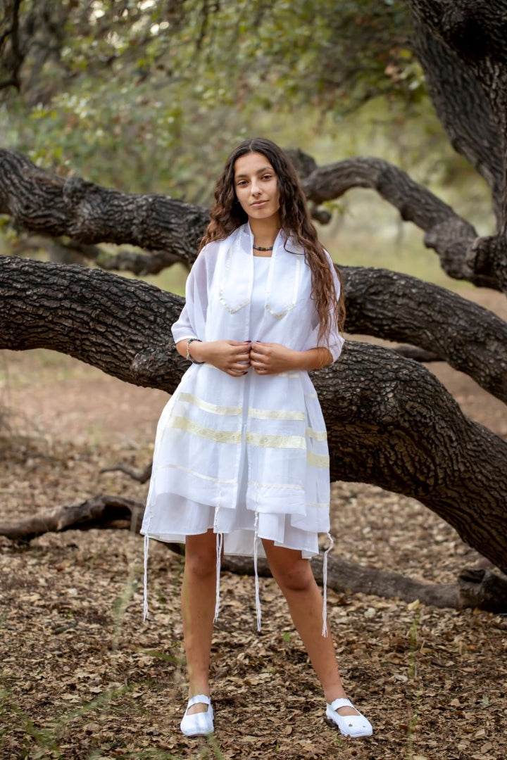 cream_paisley_tallit_for_bat_m